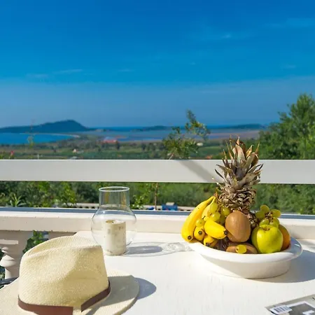 Villa Sleeps 2 Pool Air Con Wifi