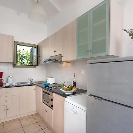 Villa Sleeps 2 Pool Air Con Wifi Gialova