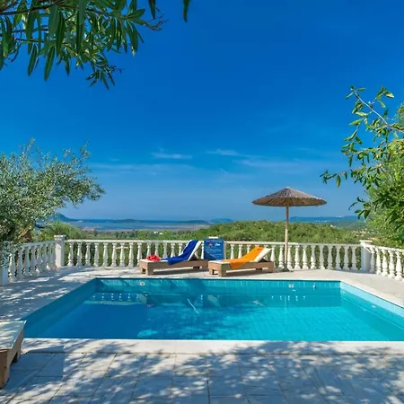 Sleeps 2 Pool Air Con Wifi Villa Gialova